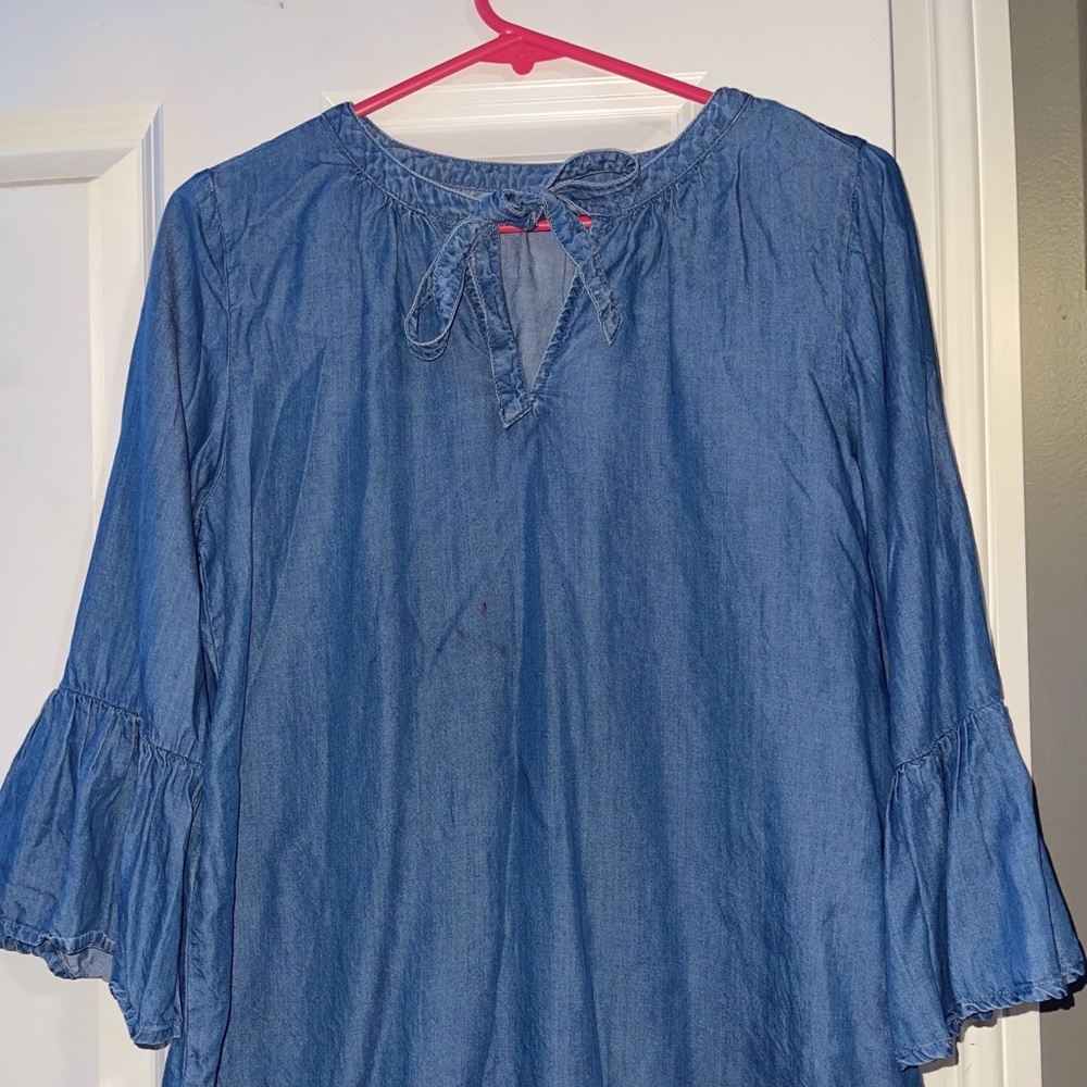 Old navy blue tie shirt